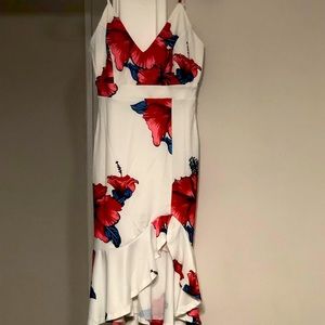 White with red roses dress with a slit on side for a romantic date night❤️